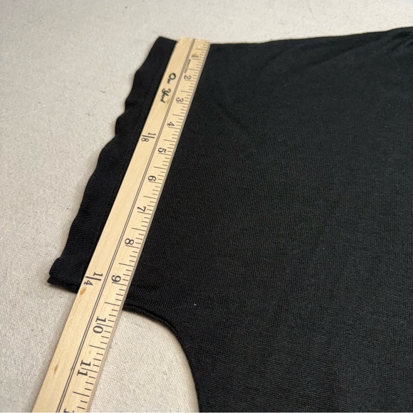 Black Women's Top by H&M - Size Medium - Picture 15 of 16